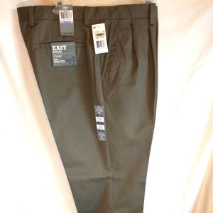 Dockers Men's Classic Fit D3 Khakis